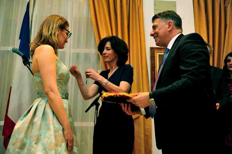 Direktorica makedonskog Publicisa, Aleksandra Dilevska, odlikovana Ordenom za umjetnost i književnost Republike Francuske