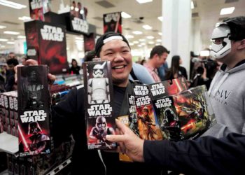 Star Wars earn $700 million from toys