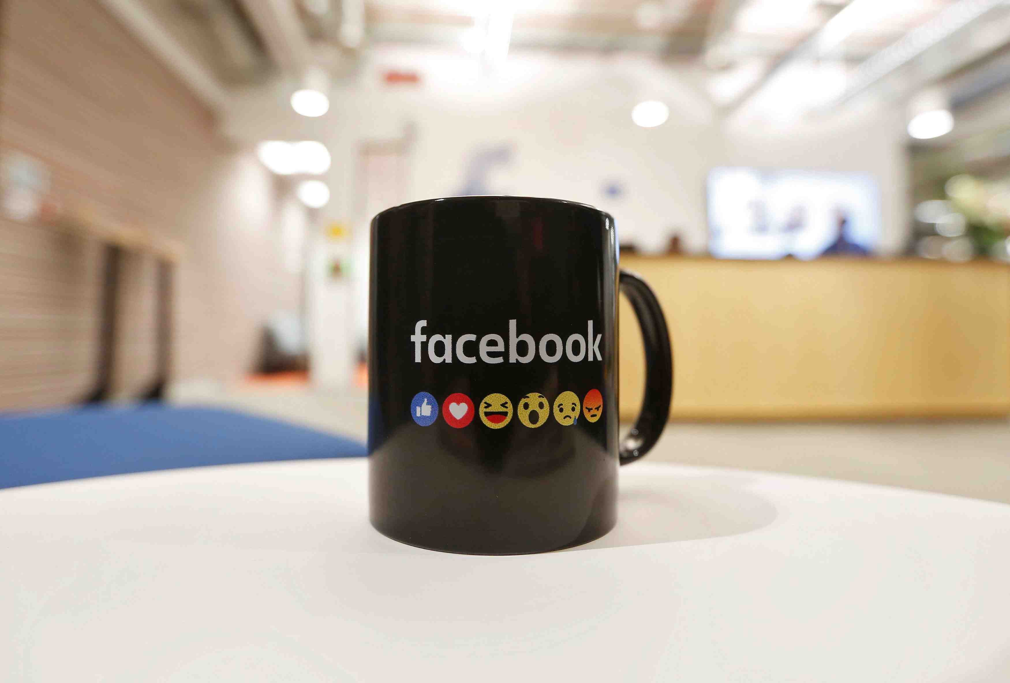 24 Hours: Imago and Ogilvy; Vaniček and Gregorić in Euro Effie jury; JCDecaux founder dies at 78; Facebook sends Google a serious message... 2