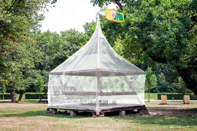 Outdoor installation by Autan and Imago Ogilvy is protecting park visitors in Zagreb