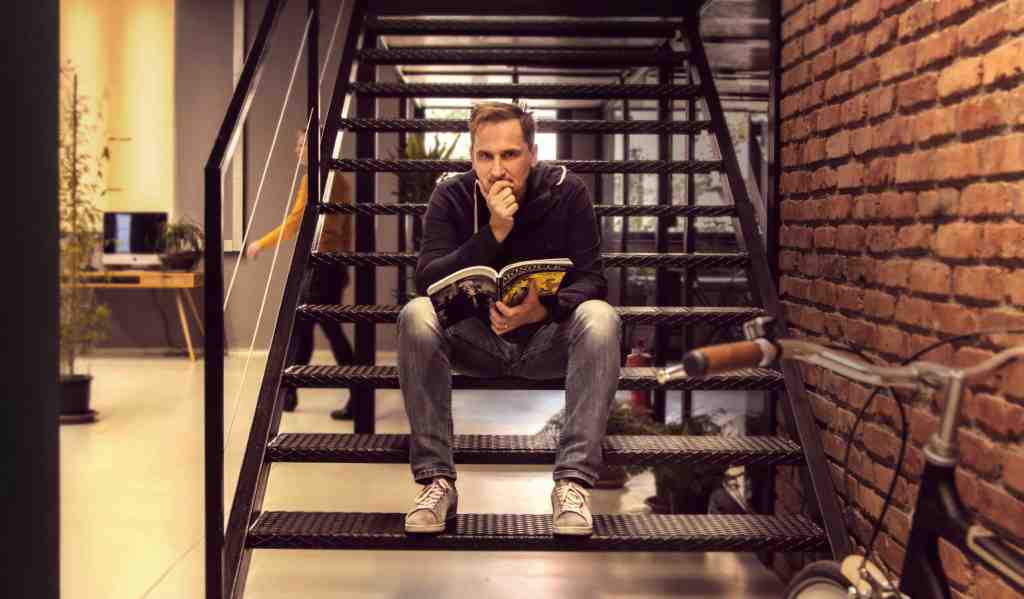 Do Creative Directors Dream Winning Campaigns?