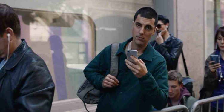 Samsung mocks a decade of loyalty for iPhone in their cheeky Galaxy ad