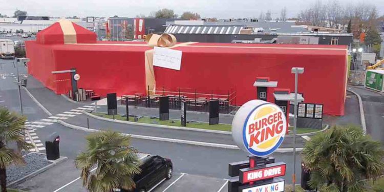 Burger King je svome najvećem fanu u Francuskoj priredio zaista ogromno božićno iznenađenje 4