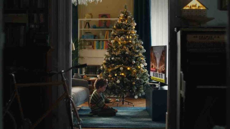 Santa's phone number goes viral in this charming telecom spot