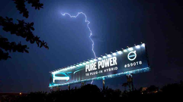 Volvo calls on Thor to turn on an outdoor ad with real lightening