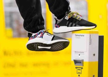 Adidas tenisice s ugrađenim čipom za vožnju berlinskim javnim prijevozom