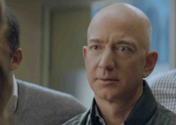 Amazon-ov Jeff Bezos u oglasu za Super Bowl