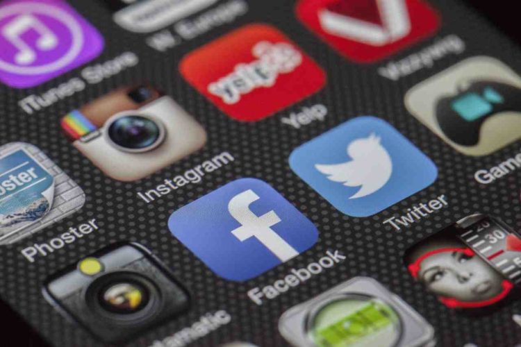 Ulaganja u oglašavanje na društvenim medijima će do 2020. u Velikoj Britaniji preteći TV