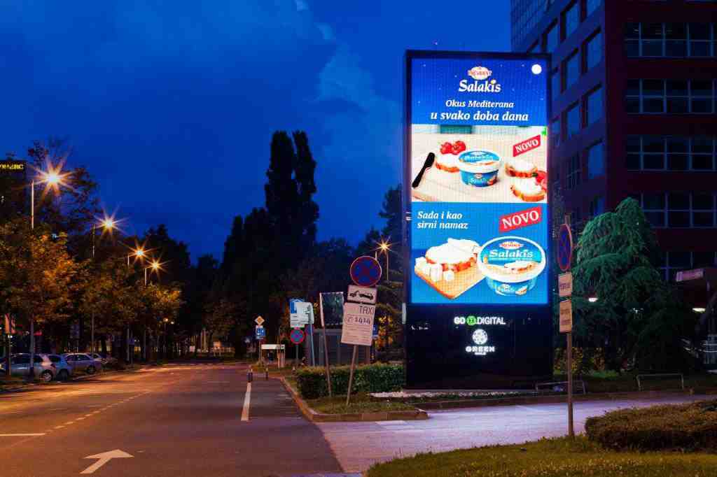 Dukat i Švicarska napravili digitalni oglas koji se mijenja ovisno o dobu dana 3