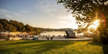 13.04.2024., Rovinj - 10. Dani komunikacija 2024. u Rovinju. - Zalazak sunca na beach afterpartyu